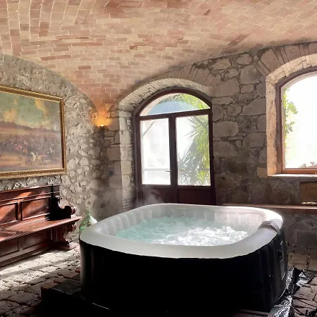 Casale Sovrastante Il Di Bolsena